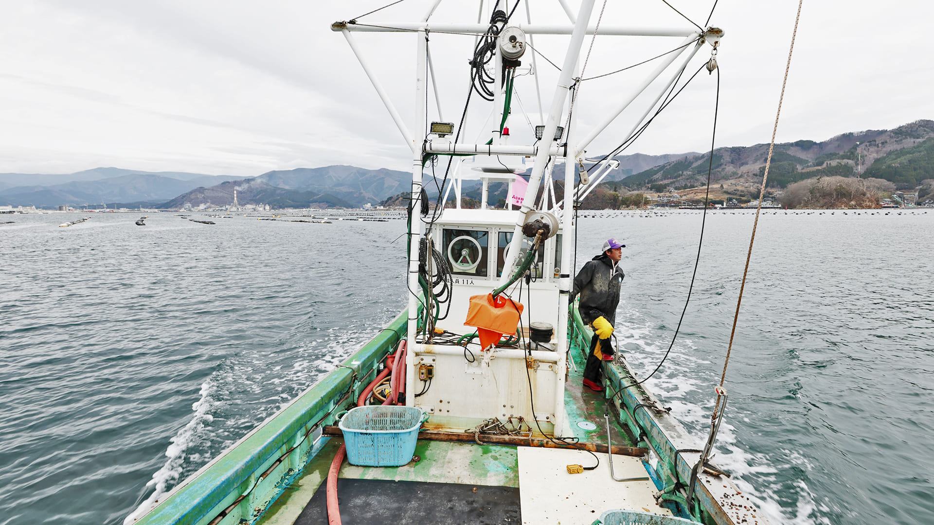 大船渡湾船上の画像